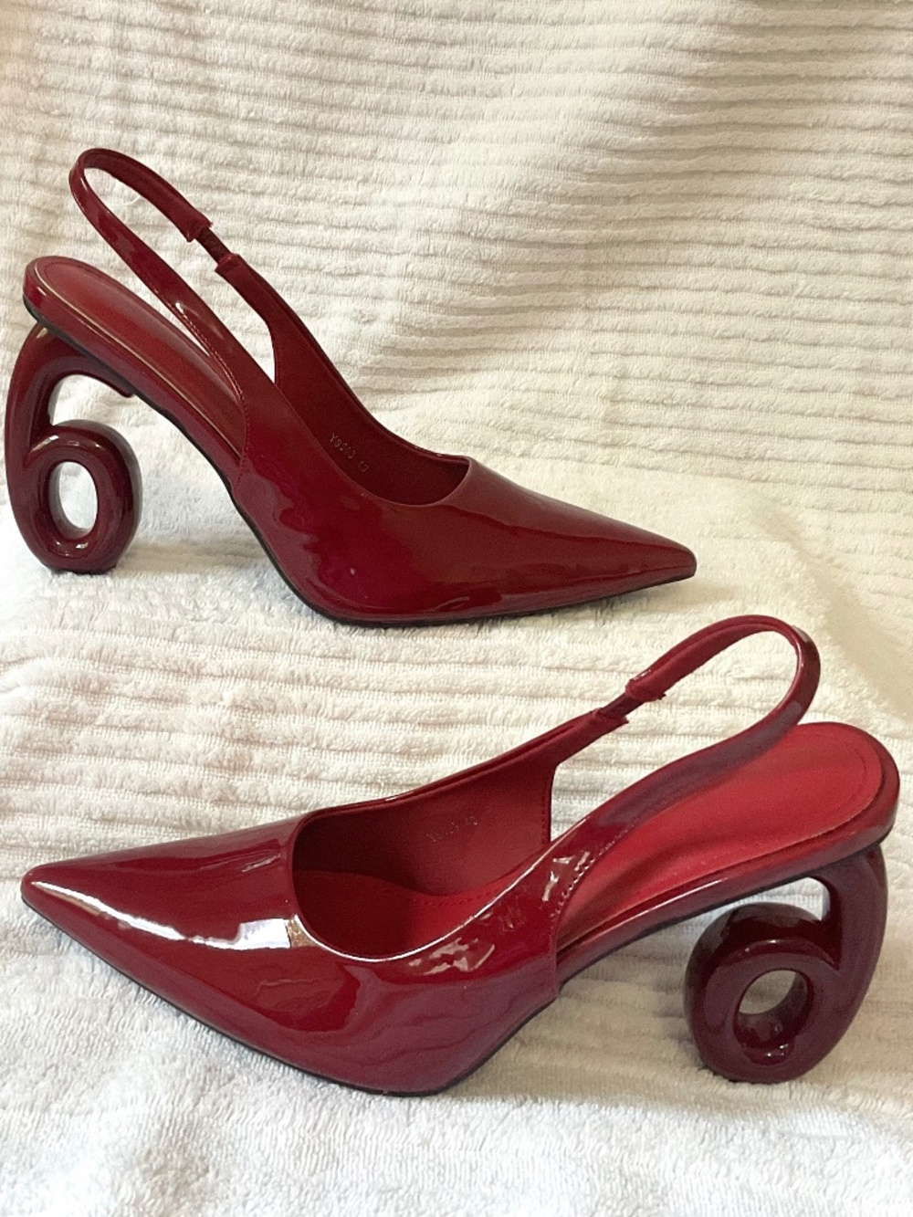 Burgundy Chunky Slip On Pointed Toe High Open back Heels Size 9/ EUR 40